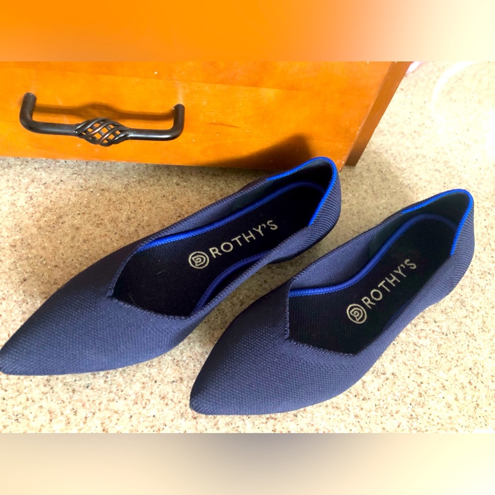Navy Blue pointed toe,flats, Size 8.5